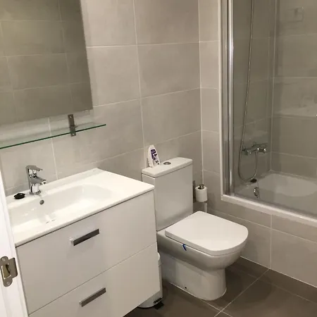 New Luxury In Center דירה *